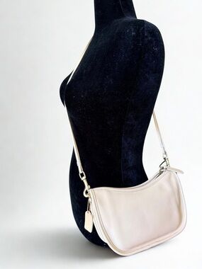 VINTAGE Coach Style 1863 | Bone White Leather | Excellent Condition